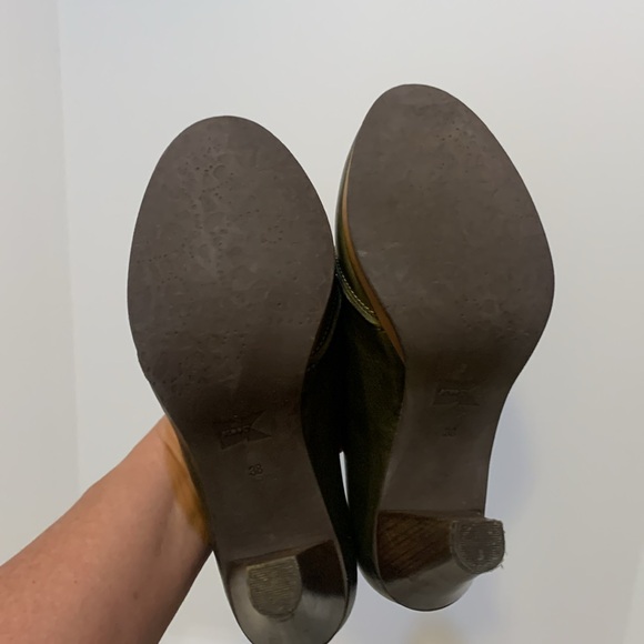 Army green tan pumps DKODE rare - Picture 13 of 16